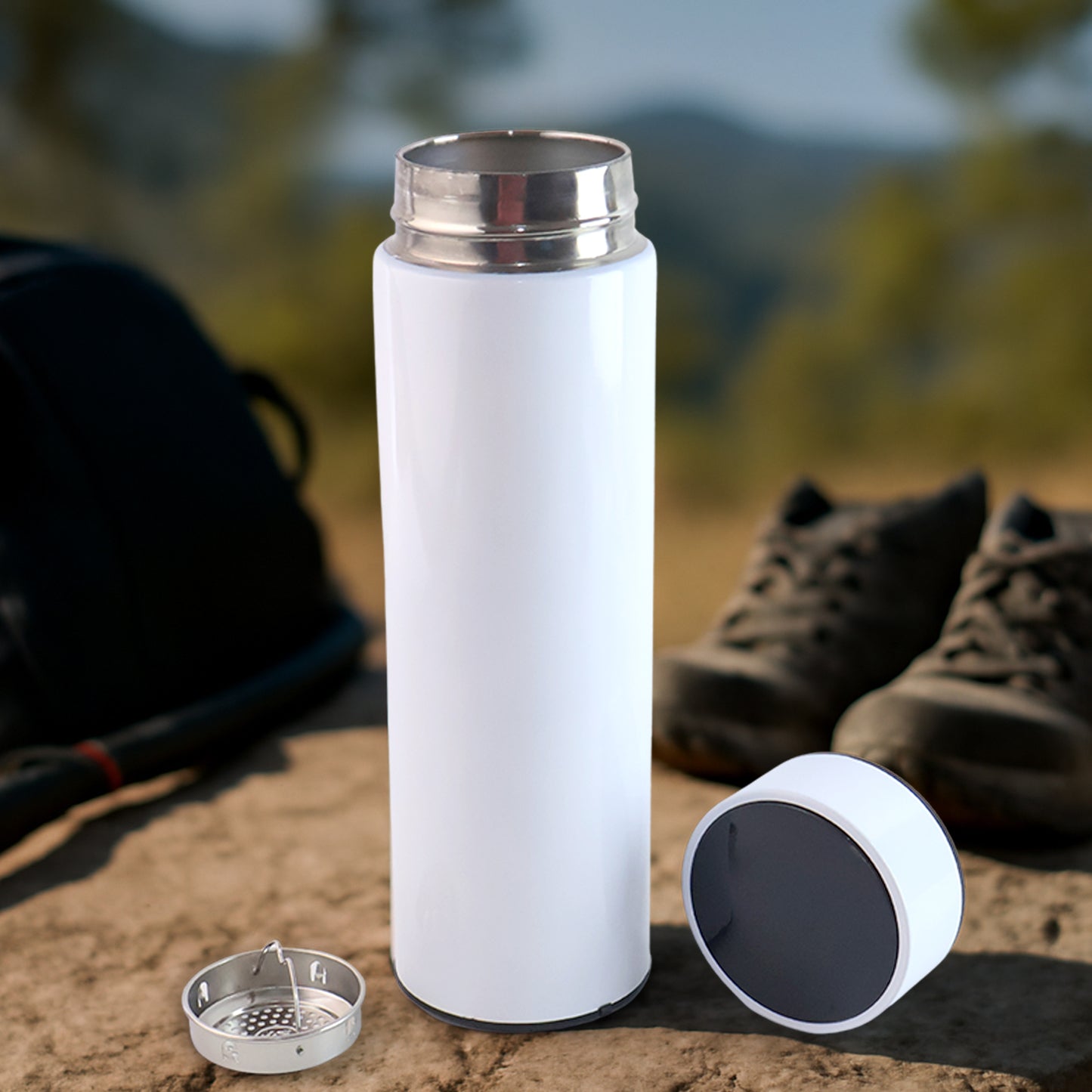 White Smart Vacuum Insulated Water Bottle with LED Temperature Display (500mL)
